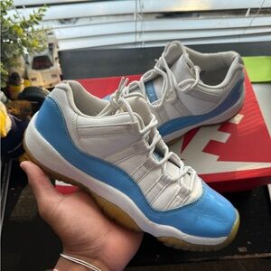 Air Jordan 11 low UNC